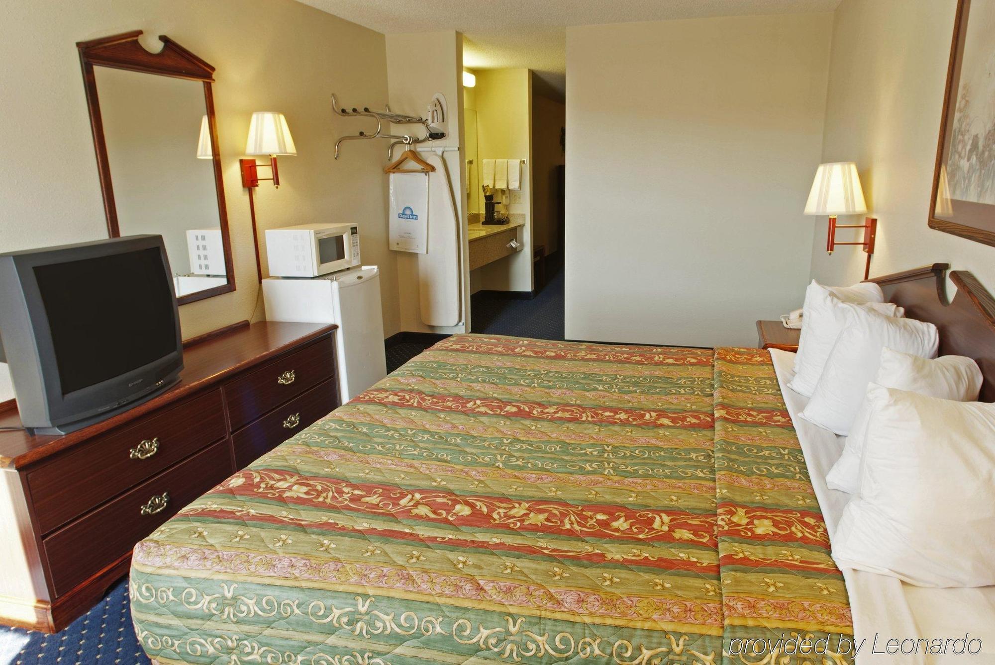 Days Inn By Wyndham Alma Habitación foto